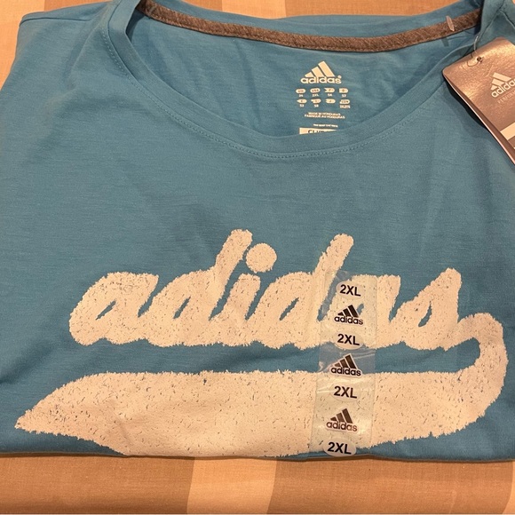 Adidas T-shirt 2XL - Picture 3 of 9